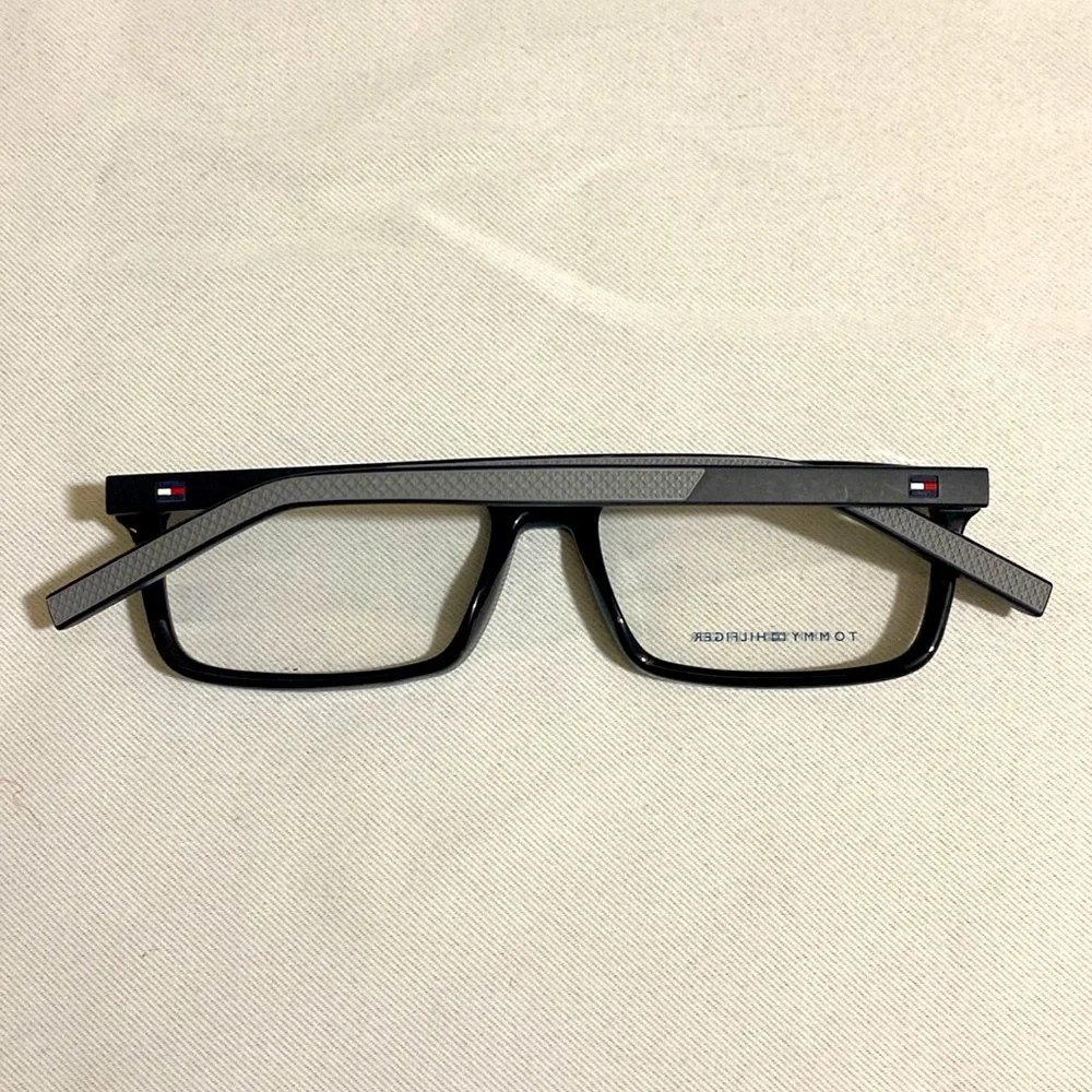 NWOT TOMMY HILFIGER Women’s Black Glass Frame